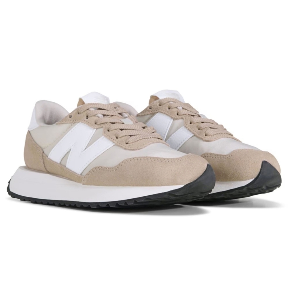 New Balance 237 Retro Sneaker Tan Beige White Women's Size 9 BRAND NEW